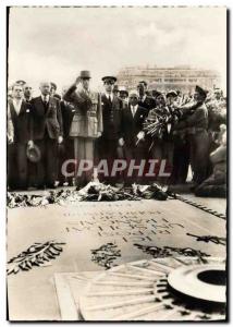 Postcard Modern Army Liberation of Paris Le General de Gaulle before the sacr...