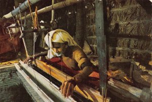 Bahrain Cloth Weaving Native Man Ethnic Manufacture vintage postcard B908