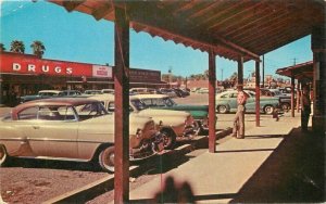 Scottsdale Arizona Business Center Teich 1950s automobiles Postcard 21-12605