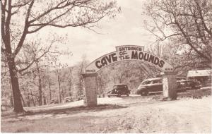 Oak Grove Parking Area Cave of the Mounds