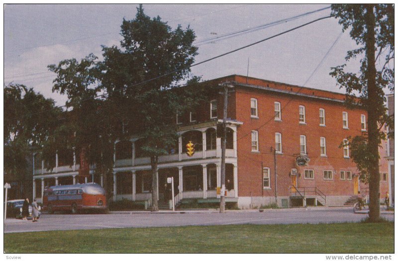 MONT-LAURIER, Quebec, Canada, PU-1968; Chateau Laurier, Bus