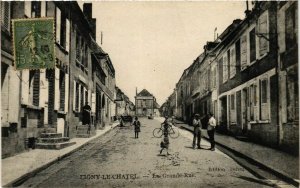 CPA Ligny-le-Chatel - La Grande-Rue FRANCE (961195)