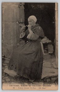 Coutumes Moeurs et Costumes Bretons Woman Smoking Pipe Postcard G29