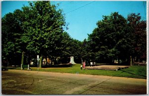 Postcard Orangeville Ontario c1960s Cenotaph in Alexander Park Dufferin County