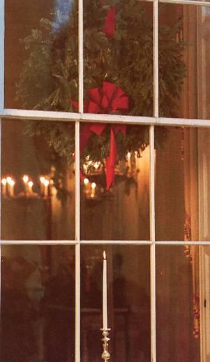 DC - Washington, Candle in the White House Window on Christmas Eve