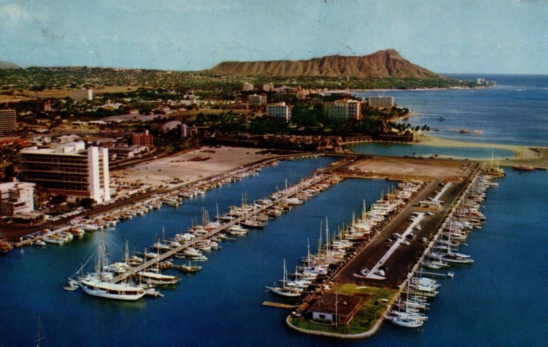 Hawaii The Honolulu Yacht Harbor Waikiki Chrome Postcard 08.85