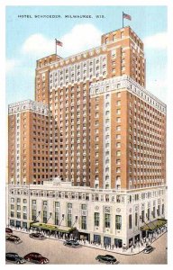 Postcard HOTEL SCENE Milwaukee Wisconsin WI AT9359