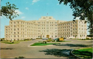 University Hospital Saskatoon Saskatchewan SK Sask Unused Postcard F12