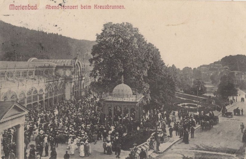 Marienbad Tschechien Boehmen Abend am Kreuzbrunnen German Postcard
