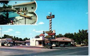LAS CRUCES, NM  New Mexico    BROADWAY MOTEL    c1960s  Cars Roadside   Postcard