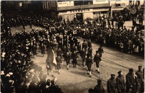 CPA PARIS carte photo defile de la Victoire en Europe 1945 9 mai (1243486)