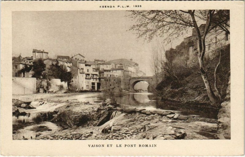 CPA VAISON-LA-ROMAINE Vaison-la-Romaine et le Pont Romain (1086804)