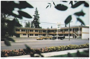 Cars at the Fountain Motor Motel, Quesnel, British Columbia, Canada, 40-60´s