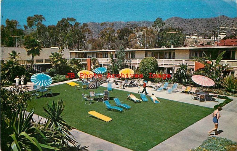 CA, Catalina Island, California, Avalon, Pavilion Lodge, Sun Bathing