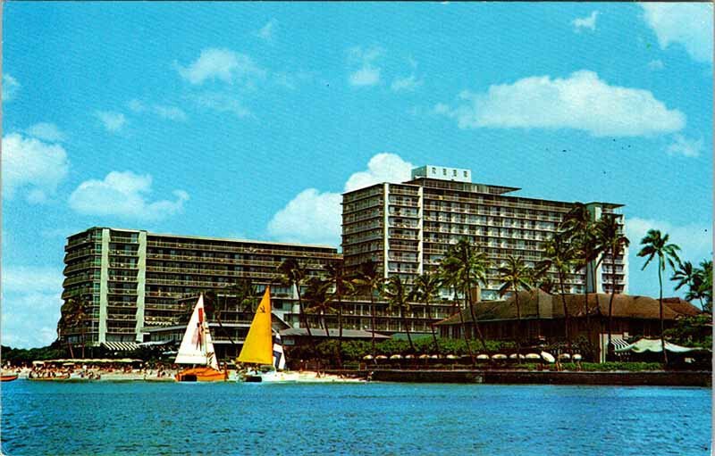 Postcard HOTEL SCENE Honolulu - Waikiki Hawaii HI AO3415