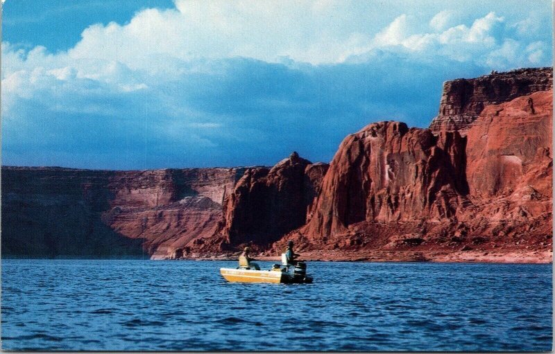 Lake Powell Arizona Utah Glen Canyon Dam Page AZ Fishermen Boat Postcard VTG UNP 