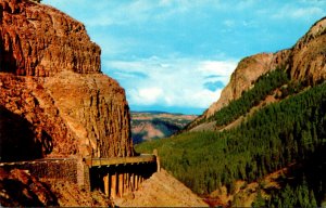 Yellowstone National Park Golden Gate Canyon