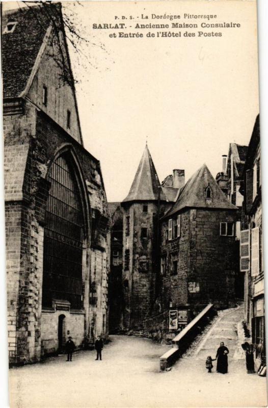 CPA SARLAT-Ancienne Maison Consulaire et Entrée de l'Hotel des Postes (233555)