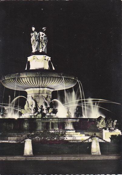 France Aix-En-Provence Grande Fontaine sur la Rotonde la nuit