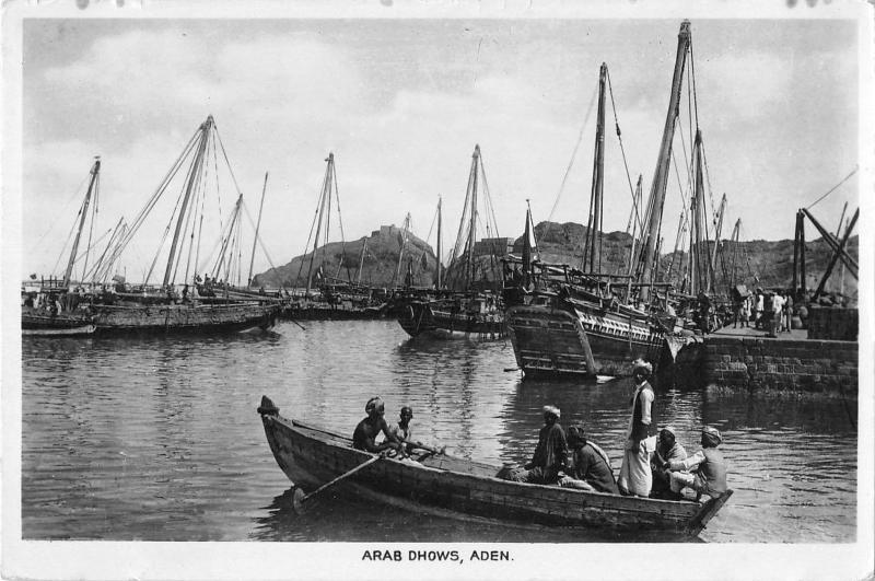 BR46230 Arab Dhows Aden ship bateaux   Yemen