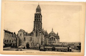 CPA PÉRIGUEUX-Cathédrale de St-Front et Place de la Clautre (232691)