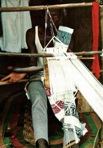 VINTAGE CONTINENTAL SIZE POSTCARD WEAVING ARTISAN AT WORK NIGER AFRICA