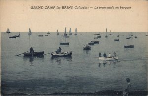 CPA GRANDCAMP-les-BAINS La Promenade en Barques (1228942)