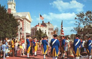 VINTAGE STANDARD SIZE POSTCARD DISNEY WORLD LIBERTY SQUARE FIFE AND DRUM CORPS