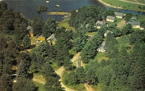 HAYWARD, WI Wisconsin BOB CAMMACK'S TREELAND PINES RESORT Roadside 1976 Postcard