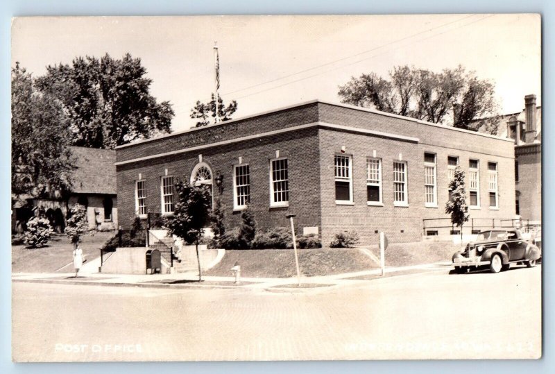 Independence Iowa IA Postcard RPPC Photo Post Office Building Car c1940's