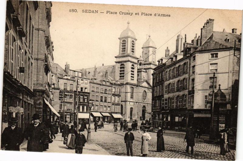 CPA SEDAN - Place Crussy et Place d'Armes (241257)