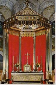 VINTAGE POSTCARD THE MAIN ALTAR OF THE BASILICA STE. ANNE DE BEAUPRE QUEBEC