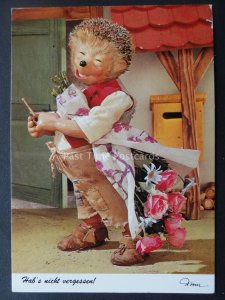 Mecki Hedgehog PIPE SMOKING & FLOWERS c1970/80's Postcard by Diehl Film 488