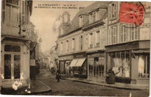 CPA La Normandie La C.P.A. - VERNEUIL Rue des Trois Maillets (182557)