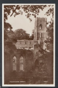 Yorkshire Postcard - Fountains Abbey    RS18799