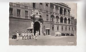 BF33051 monaco la releve de la gorde devant ke palais princier  front/back image