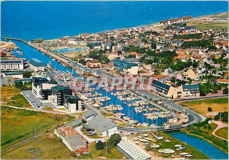 Postcard Modern Courseulles sur Mer harbor and yacht basin