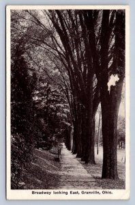 J91/ Granville Ohio Postcard c1910 Broadway Residential Sidewalk 383