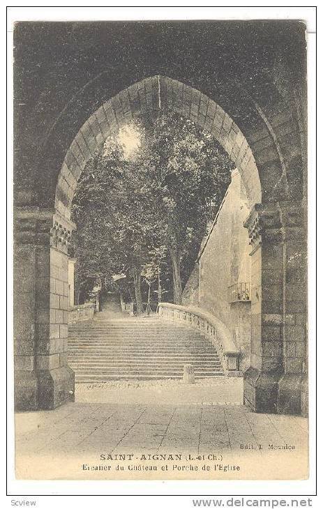 Escalier du Chateau et Porche de l'Eglise, Saint Aignan, Loir et Cher, France...