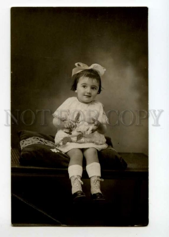 492172 Charming GIRL Child w/ White Rose FASHION Vintage REAL PHOTO postcard