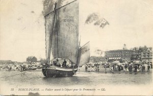 Navigation & sailing related vintage postcard Berck plage sailship promenade