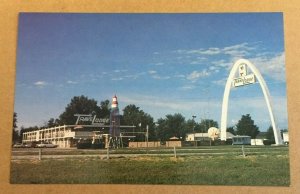 VINTAGE UNUSED POSTCARD - TRAVEL LODGE, I-70 & RT. 51 NORTH, VANDALIA, ILLINOIS