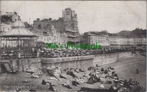 Sussex Postcard - Hastings Beach Looking East    RS34107