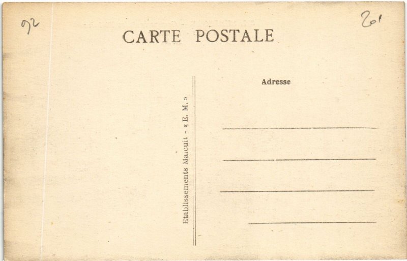 CPA Suresnes La Cour d'Honneur (1314895)