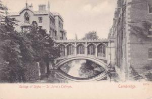 Bridge of Sighs at St John's College - Cambridge, England