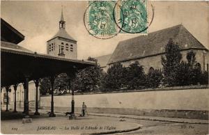 CPA JARGEAU - La Halle et l'Abside de l'Église (271419)