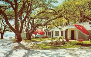 Biloxi, Mississippi, Colonial Cottages Motor Court, AA366-14