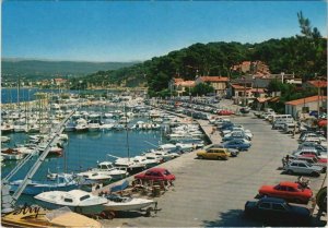 CPM SAINT-CYR-sur-MER LES LECQUES - La Madrague et le Port (1114454)