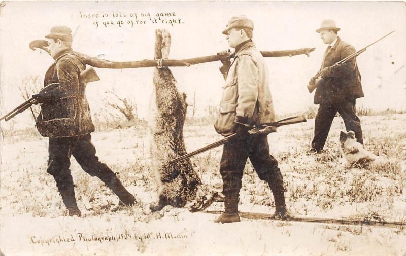 D52/ Hunting Rifle Postcard RPPC Kansas City Exaggeration Rabbit RPO Mack&Rich 3