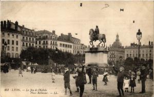 CPA LYON - Le Jeu de Diabolo Place Bellecour (427277)